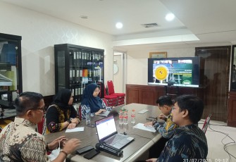 Rapat koordinasi Penyusunan Pagu Anggaran Tahun Anggaran (TA) 2026 yang dilaksanakan secara video conference melalui aplikasi Zoom Meeting.