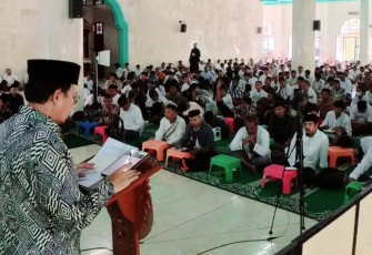 Wakil Gubernur Sulawesi Selatan melalui Kepala Dinas Kependudukan dan Pencatatan Sipil Provinsi Sulawesi Selatan, Dr. M. Ikbal S. Suhaeb, SE, MT, menghadiri kegiatan Pengajian Akbar dan Silaturahim di Masjid Roudhotul Jannah, Kompleks Dr. Tadjuddin Chalid, Jalan Berua Raya, Kota Makassar, Sulawesi Selatan, Minggu (14/9/2025).