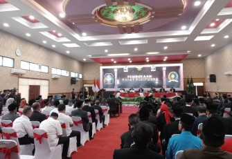 Suasana Rapat Paripurna DPRD Kota Blitar Dalam Agenda Sertijab Walikota dan Wakil Walikota Blitar Periode 2025-2030. (Foto : Klikwarta.com)