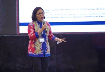 Plt. Direktur Jenderal (Dirjen) PTPP, Embun Sari, dalam sesi pengarahan Rapat Kerja Nasional (Rakernas) Kementerian ATR/BPN 2025, di Jakarta, Senin (08/12/2025).