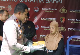 Polsek Grogol Petamburan Serahkan Motor Curian