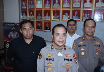 Kapolsek Kalideres Kompol Arnold Julius Simanjuntak