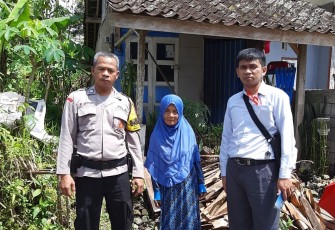 Anggota Polres Wonosobo Renovasi 3 Warga Tak Layak Huni