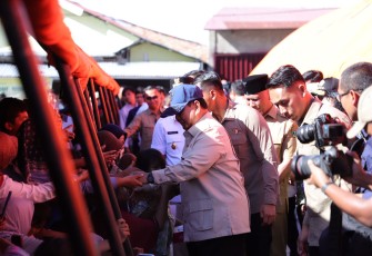 Presiden Prabowo Subianto hadir di tengah warga Sumatra Barat (Sumbar) 