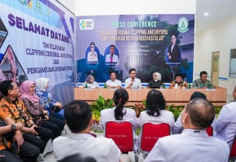 Menkes RI Budi G. Sadikin saat berada di RSUD Undata Palu