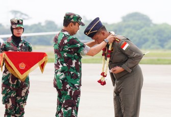 Acara penyambutan dipimpin oleh Kepala Staf Angkatan Udara (Kasau) Marsekal TNI Tonny Harjono, bertempat di Base Ops Halim Perdana Kusuma, Sabtu (13/09/2025).