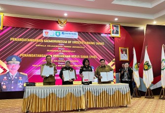 Penandatanganan Perjanjian Kerja Sama (PKS) antara Kepala Kejaksaan Negeri dengan para bupati dan wali kota se-Provinsi Bengkulu, termasuk Bupati Mukomuko, H. Choirul Huda, SH.