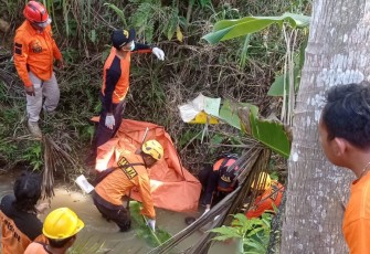 Tim SAR gabungan tengah mengevakuasi jasad Atha Hafiz Alfarizi (5), ditemukan meninggal dunia pada Rabu (16/7/2025) pagi.