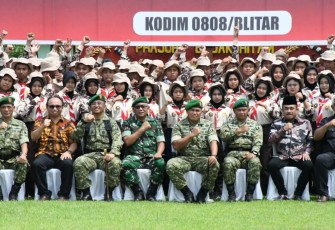 Danrindam V/Brawijaya Brigjen TNI Hari Rahardjanto pada upacara penutupan Persami KKRI di Yonif 511/DY, Minggu (7/12/2025).