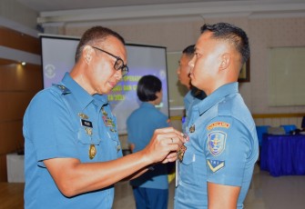 Waaskomlek Kasal saat Buka Latihan Operator Radar Navigasi dan Gyro TA 2025