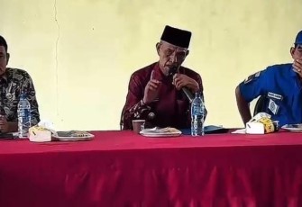 Wakil Bupati Aceh Singkil, Hamzah Sulaiman saat buka rapat Lembaga Kerja Sama (LKS) Tripartit periode 2023–2026 di BLK Disnaker, Desa Ketapang Indah, Jumat, 19 September 2025.