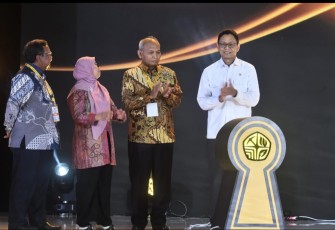 Wamen ESDM Yuliot saat resmi membuka Indonesia’s Oil and Gas Exploration 2025