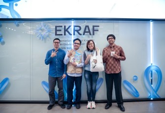 Wakil Menteri Ekonomi Kreatif, Irene Umar, menerima audiensi Whiteboard Journal, bahas potensi kolaborasi dalam penguatan data, riset, dan publikasi ekosistem ekonomi kreatif nasional. Jakarta, Selasa (23/12/2025).