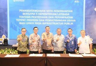 Wamendagri Bima Arya Sugiarto pada Rapat Koordinasi Infrastruktur Publik dan Pembiayaan Kredit Usaha Rakyat (KUR) di Ayana Midplaza, Jakarta, Kamis (27/11/2025).