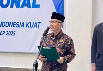 Wamendikdasmen, Atip Latipulhayat saat bertindak sebagai pembina upacara HGN di Kairo, Mesir, Selasa (25/11).