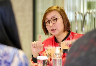 Wamenekraf Irene saat menerima audiensi dari perwakilan Garena di Gedung Film Pesona Indonesia, Jakarta, pada Jumat, 7 Februari 2025.