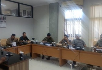 Situasi Rapat DPRD Kabupaten Blitar bersama Pemkab Blitar Bahas KUA PPAS Tahun 2026