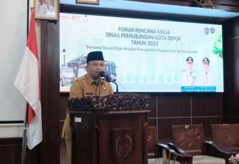 Wali Kota Depok, Supian Suri membuka Forum Perangkat Daerah Dishub Kota Depok yang berlangsung di Ruang Edelweis, Balai Kota Depok, Senin (03/03/25).