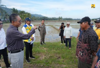 Menteri Pekerjaan Umum Dody Hanggodo melakukan kunjungan kerja ke Pulau Buton, Sulawesi Tenggara