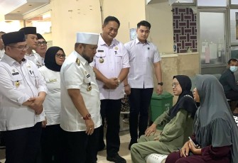 Gubernur Helmi Hasan dan Wakil Gubernur Mian Saat Melakukan Kunjungan ke RSUD M Yunus / Foto : MC 