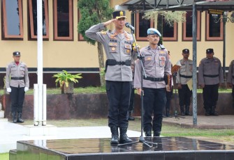 Kapolres Biak Numfor AKBP Ari Trestiawan pimpin upacara bendera Hari Kesadaran Nasional tanggal 17 Maret 2025 di Lapangan apel Taruna Bhayangkara