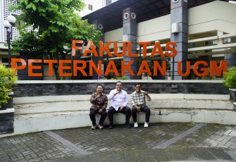 Bupati Blora Arief Rohman ketika mengunjungi kampus UGM Yogyakarta