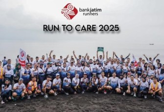 PT Bank Pembangunan Daerah Jawa Timur Tbk (Bank Jatim) melalui komunitas Bank Jatim Runner kembali menyelenggarakan kegiatan Jatimers Run To Care pada hari Minggu (14/12)