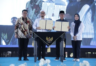 Penandatanganan Kesepahaman dan Perjanjian Kerjasama antara Kemendes PDT dengan Yayasan Institut Quantum Akhyar di Desa Sindanglaya, Kecamatan Cinangka, Serang, Minggu (1/6/2025)