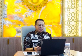 Bamsoet mewakili Ketua Umum FKPPI Ponco Sutowo, saat membuka Webinar Pengurus Pusat Keluarga Besar FKPPI dengan Badan Nasional Penanggulangan Bencana (BNPB) dengan tema 'Waspada Bencana akibat Cuaca Ekstrem' di Jakarta, Selasa (21/1/25).