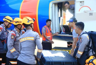 Polri Kembali Kirim 3,8 Ton Logistik Operasional Bantuan Banjir 