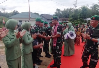 Danrem 121/Abw Brigjen TNI Purnomosidi, S.I.P., M.A.P., M.Han., saat tiba di Makodim 1209/Bengkayang.