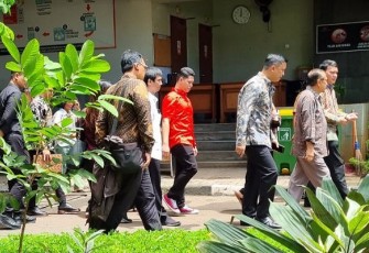 Uskup Agung Jakarta, Kardinal Ignatius Suharyo, melakukan kunjungan ke Rumah Tahanan Komisi Pemberantasan Korupsi (Rutan KPK) pada Senin pagi, 14 April 2025