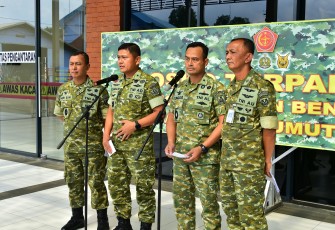 Kadispenal Laksma TNI Tunggul saat Press Conference di Posko Satgas Gulben Halim Perdana Kusuma, Jakarta Timur. 