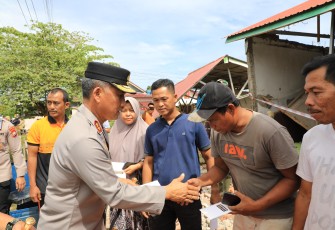 Kapolda Bengkulu Tinjau Langsung Penanganan Dampak Gempa Bumi 6,3 SR di Bengkulu