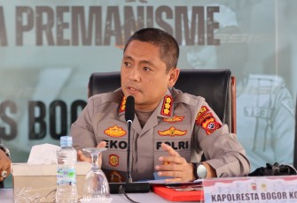 Polres Bogor bersama Polresta Bogor Kota menggelar konferensi pers kasus perampasan motor oleh debt collector (mata elang)