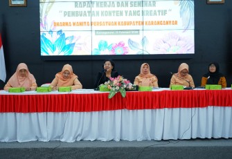 Dharma Wanita Persatuan (DWP) Kabupaten Karanganyar menggelar rapat kerja dan seminar pembuatan konten kreatif media sosial, di Ruang Anthurium Rumah Dinas Bupati Karanganyar, Kamis (13/2/2025)