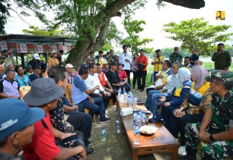 Menteri Pekerjaan Umum Dody Hanggodo melanjutkan kunjungan ke wilayah Kabupaten Wonogiri dengan meninjau Bendung Colo yang berbatasan dengan Kabupaten Sukoharjo, Jawa Tengah, Sabtu (8/2/2025)