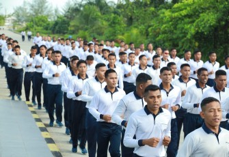 Pangkoarmada III Olahraga Bersama Prajurit