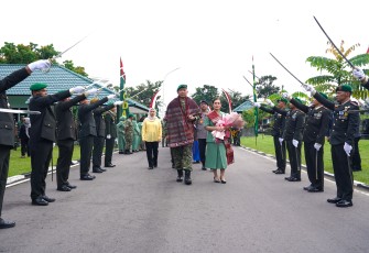 Penyambutan Pangdam I/BB dan Ketua Persit KCK Daerah I/BB di Markas Kodam I/BB, Sabtu (13/12/2025).