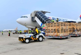 Kedatangan Kargo Perdana di Bandara Kertajati