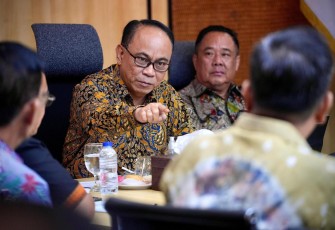 Menkop Budi Arie Setiadi, saat menerima audiensi Wakil Gubernur Sumatera Selatan (Sumsel) dan seluruh Kepala Dinas Koperasi se-Sumsel, di Jakarta, Jumat (22/8).