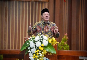 Menkop Ferry dalam sambutannya pada acara Sharing Session bertema “Program Koperasi Desa/Kelurahan Merah Putih” di Balairung UKSW, Selasa (2/12).