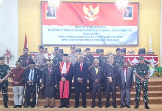 Dandim 1710/Mimika Hadiri Rapat Paripurna Pengambilan Sumpah Pimpinan Definitif DPRK Mimika