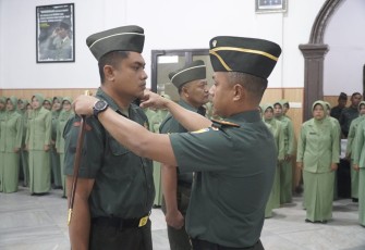 Dandim 0803/Madiun Pimpin Upacara Kenaikan Pangkat 35 Personel