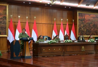 Panglima TNI Hadiri Jamuan Makan Malam Retret Kepala Daerah yang Dipimpin Presiden RI Prabowo Subianto