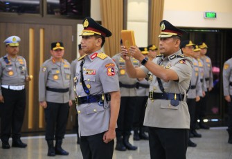 Komjen Pol Imam Sugianto Serah Terima Jabatan kepada Irjen Pol Akhmad Wiyagus