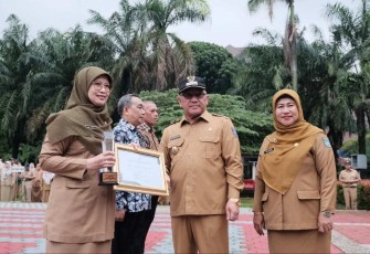 Penerimaan Penghargaan Kota Pangan Aman 2024