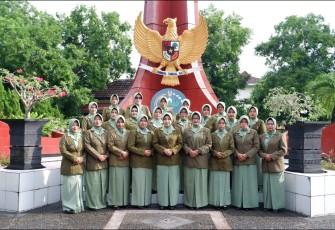 Persit KCK Cab XV Dim Pacitan Ziarah HUT Persit Ke 79