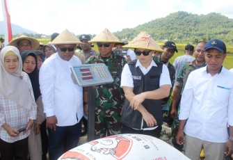 Kolaborasi Petani dan TNI Jaga Ketahanan Pangan