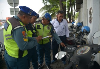 Pom dan Provost Kolinlamil melaksanakan inspeksi mendadak (sidak) pengecekan kondisi fisik dan kesiapan kendaraan roda 2 personel Kolinlamil